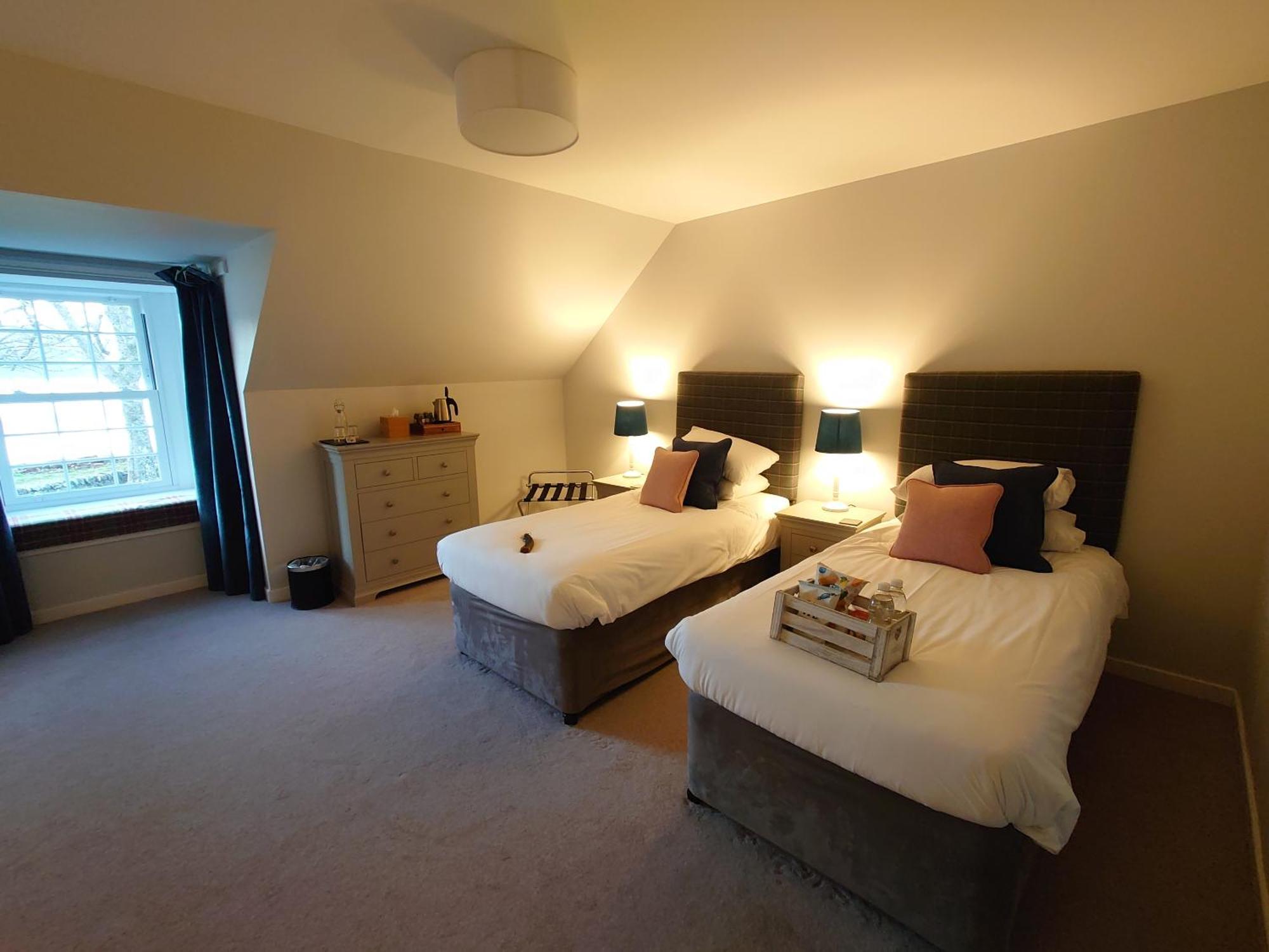 Kintail Lodge Hotel Kyle of Lochalsh Exterior photo
