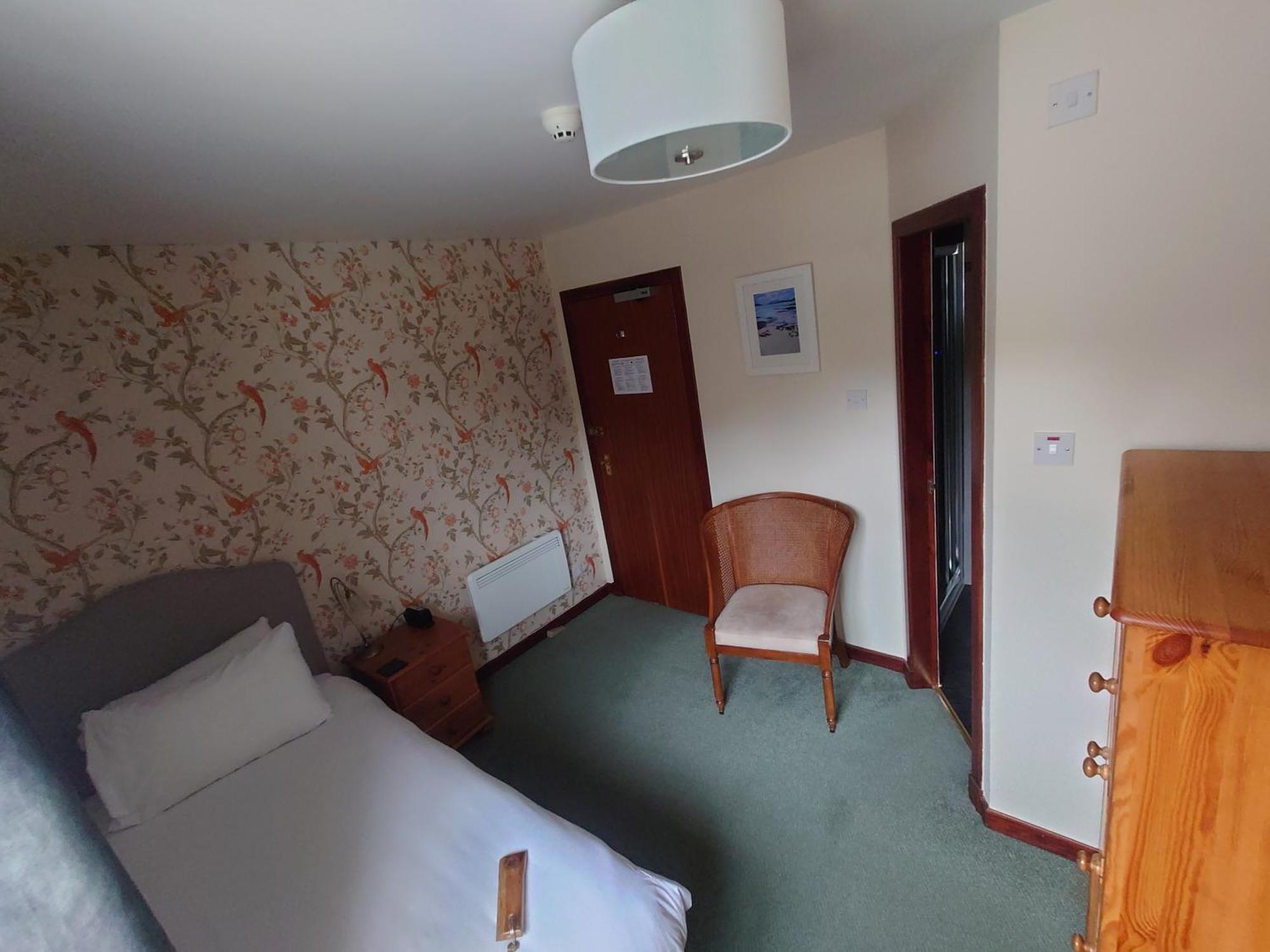 Kintail Lodge Hotel Kyle of Lochalsh Exterior photo