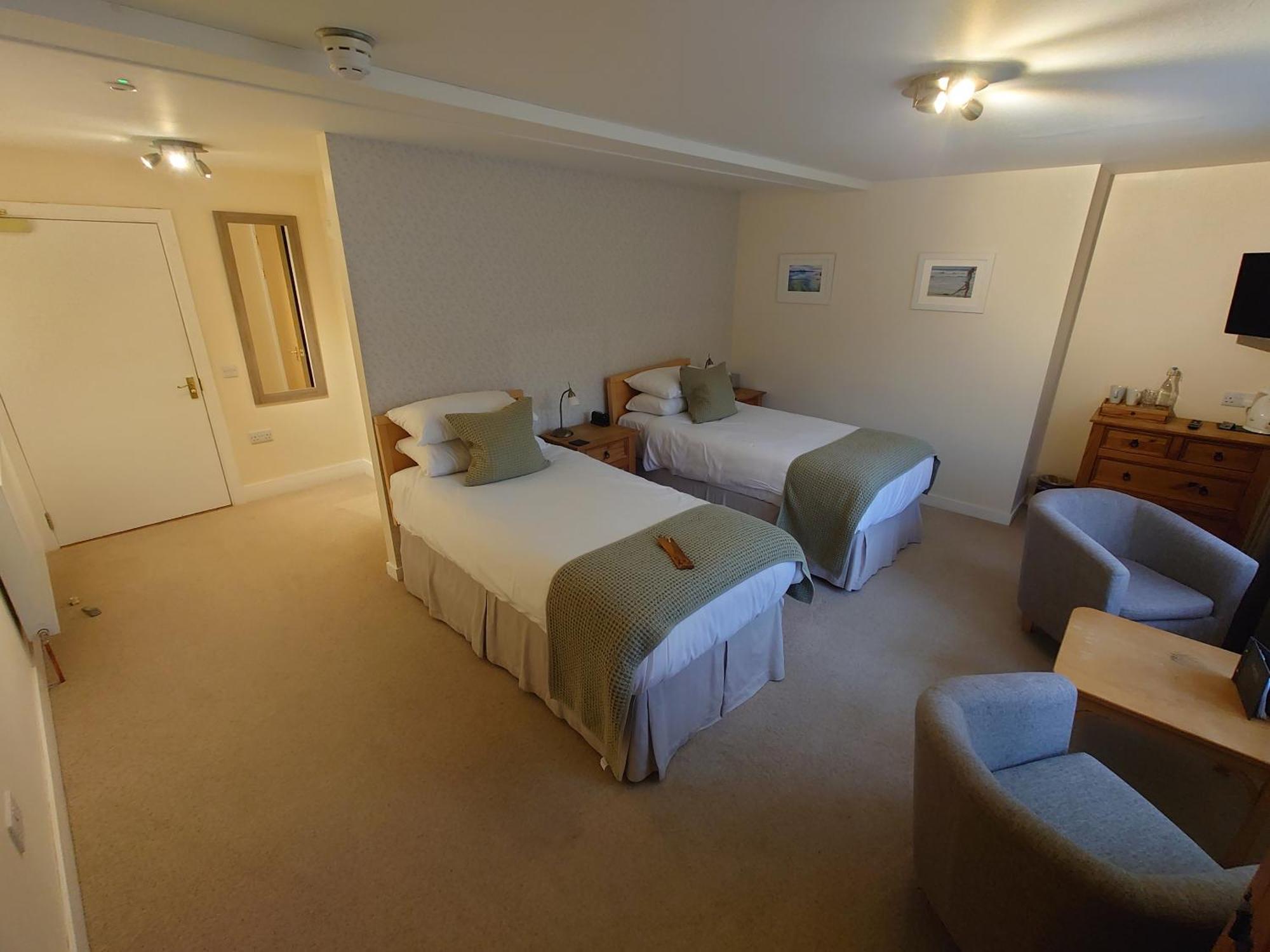 Kintail Lodge Hotel Kyle of Lochalsh Exterior photo