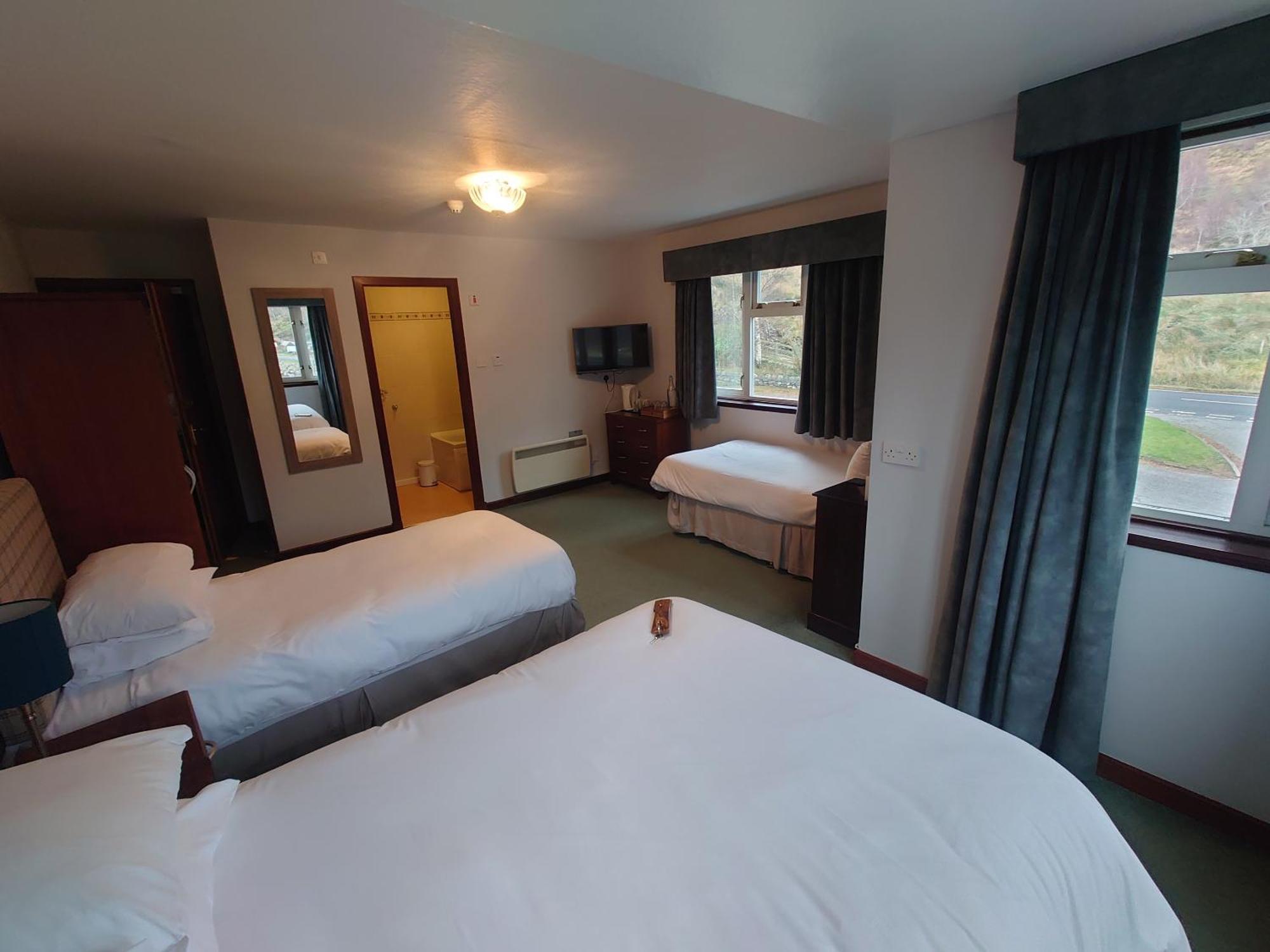 Kintail Lodge Hotel Kyle of Lochalsh Exterior photo